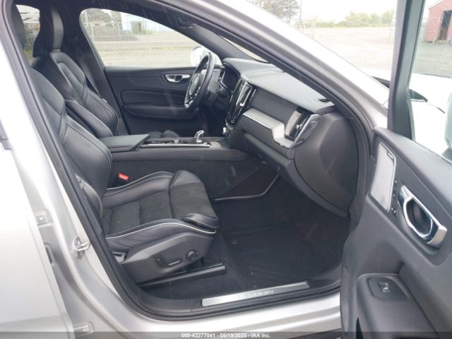 2019 VOLVO XC60 HYBRID LYVBR0DMXKB238794 Photo 4