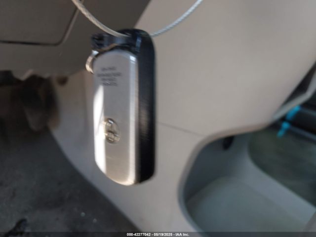 5TDYZ3DC0HS785627 Toyota Sienna Xle 8 Passenger