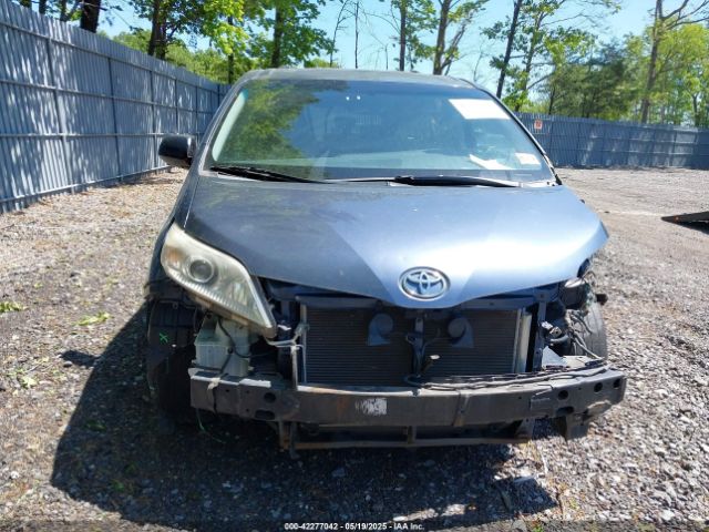 5TDYZ3DC0HS785627 Toyota Sienna Xle 8 Passenger