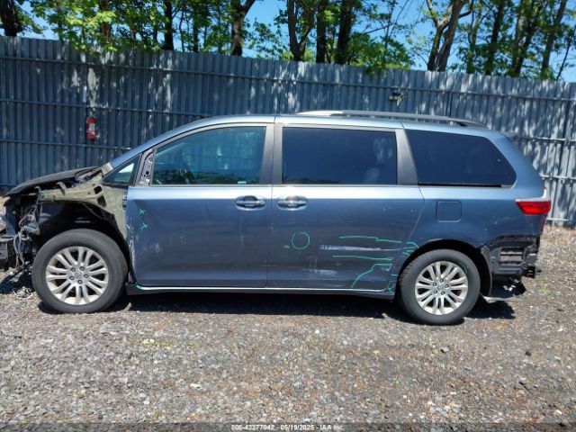 5TDYZ3DC0HS785627 Toyota Sienna Xle 8 Passenger