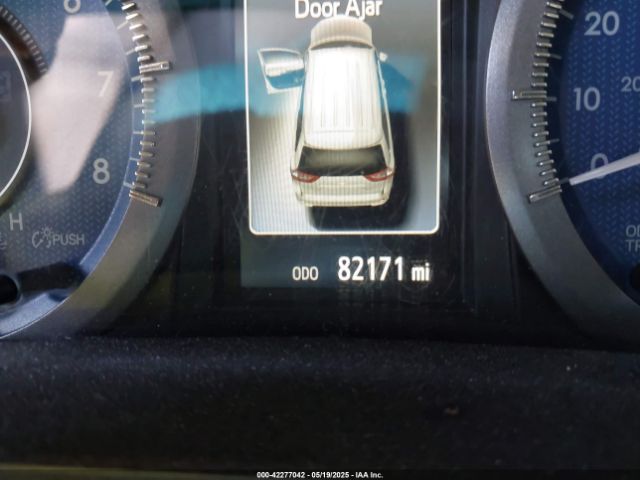 5TDYZ3DC0HS785627 Toyota Sienna Xle 8 Passenger