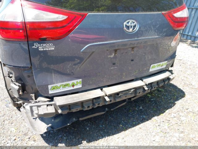 5TDYZ3DC0HS785627 Toyota Sienna Xle 8 Passenger