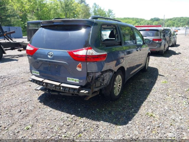 5TDYZ3DC0HS785627 Toyota Sienna Xle 8 Passenger