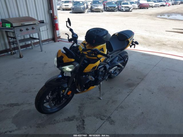 2024 TRIUMPH MOTORCYCLE STREET TRIPLE SMTA614K9RTBK2098 Photo 1