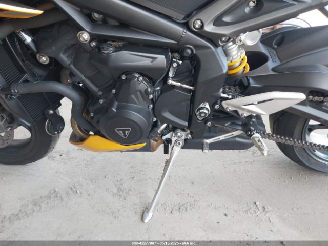 2024 TRIUMPH MOTORCYCLE STREET TRIPLE SMTA614K9RTBK2098 Photo 8