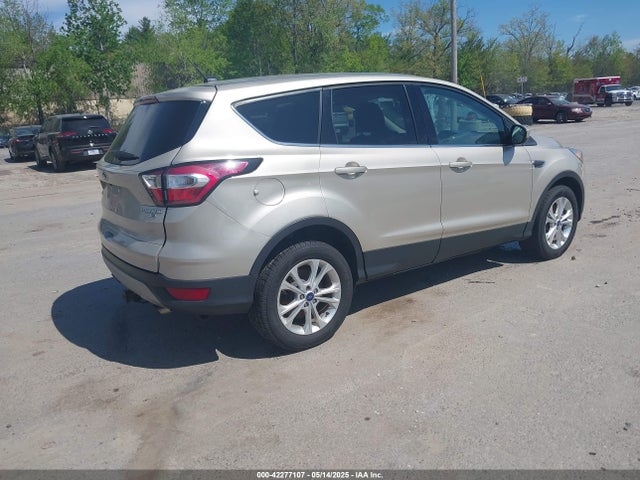 1FMCU9GD4HUB93896 Ford ESCAPE SE