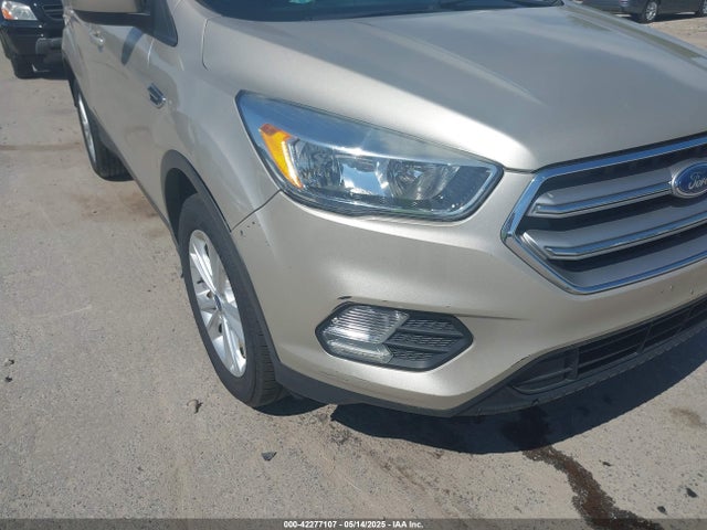 1FMCU9GD4HUB93896 Ford ESCAPE SE