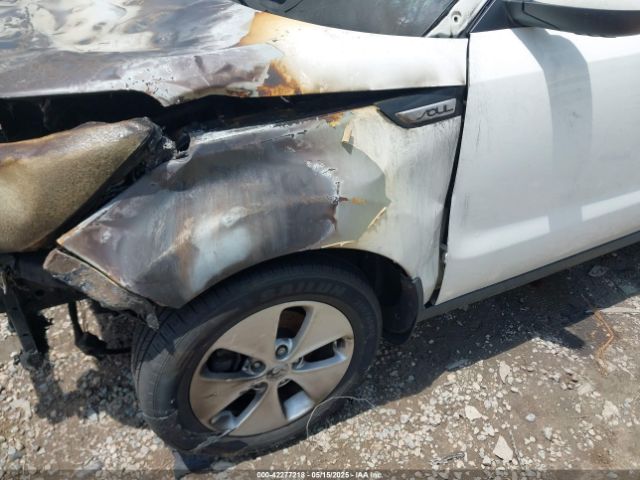 KNDJN2A28G7287624 KIA Soul