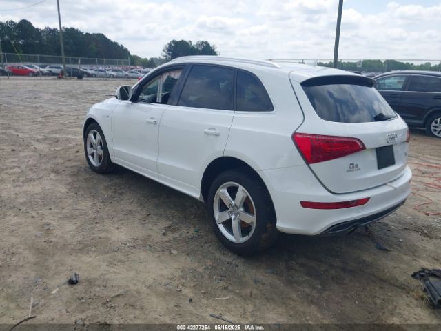 2011 AUDI Q5 WA1DKAFP3BA047228 Photo 2