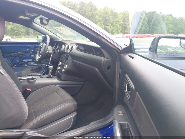 1FA6P8AM5G5271029 Ford Mustang V6