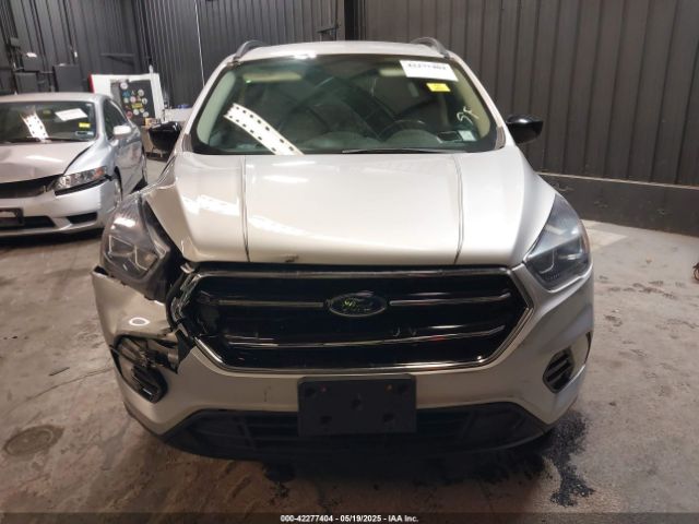 1FMCU9GD0JUD33111 Ford ESCAPE SE