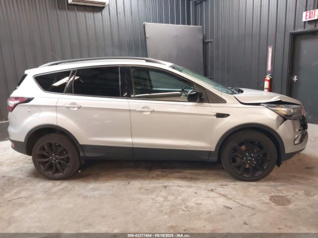 1FMCU9GD0JUD33111 Ford ESCAPE SE