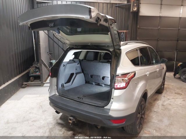 1FMCU9GD0JUD33111 Ford ESCAPE SE