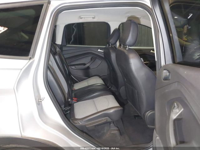 1FMCU9GD0JUD33111 Ford ESCAPE SE