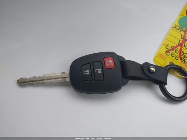 5TDBZRFH9KS975208 Toyota Highlander Le