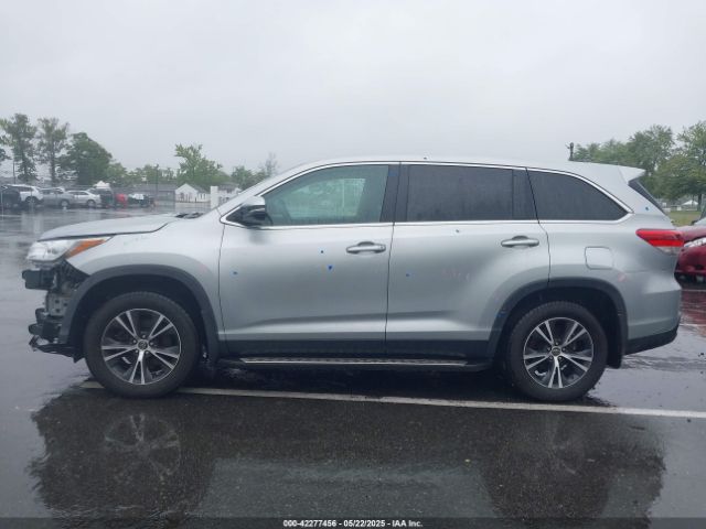 5TDBZRFH9KS975208 Toyota Highlander Le