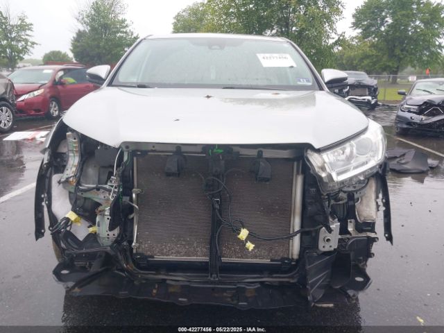 5TDBZRFH9KS975208 Toyota Highlander Le