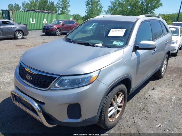 KIA Sorento Lx V6 2015 5XYKT4A79FG572979 Image 2