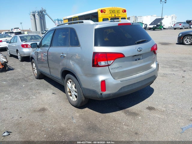 KIA Sorento Lx V6 2015 5XYKT4A79FG572979 Image 3