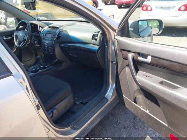 KIA Sorento Lx V6 2015 5XYKT4A79FG572979 Image 5