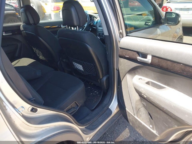 KIA Sorento Lx V6 2015 5XYKT4A79FG572979 Image 8