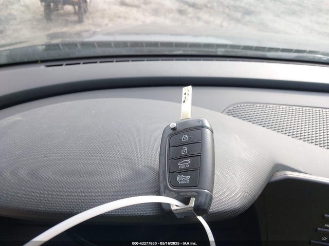 KMHLL4AG8NU307970 Hyundai ELANTRA SE