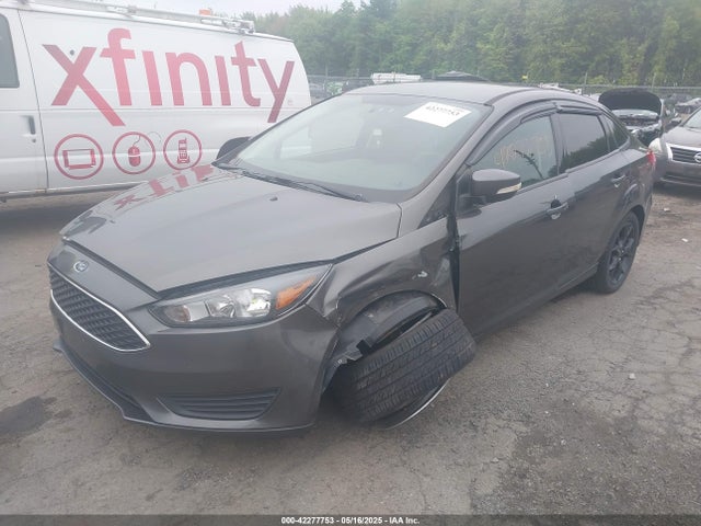 Ford FOCUS SE 2015 1FADP3F28FL353185 Image 2