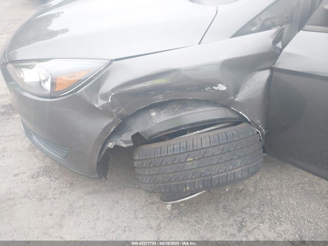 Ford FOCUS SE 2015 1FADP3F28FL353185 Image 6