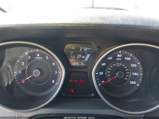 5NPDH4AE0FH572449 Hyundai ELANTRA SE
