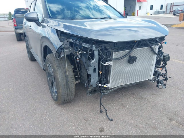 JN8BT3BA4SW343924 Nissan Rogue Sv Fwd