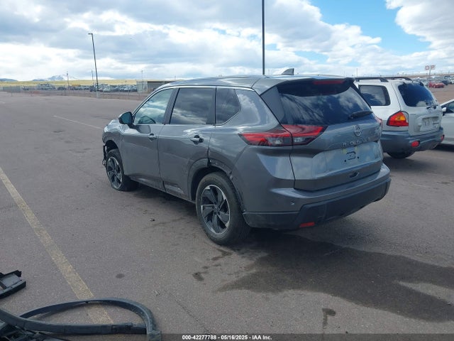 JN8BT3BA4SW343924 Nissan Rogue Sv Fwd