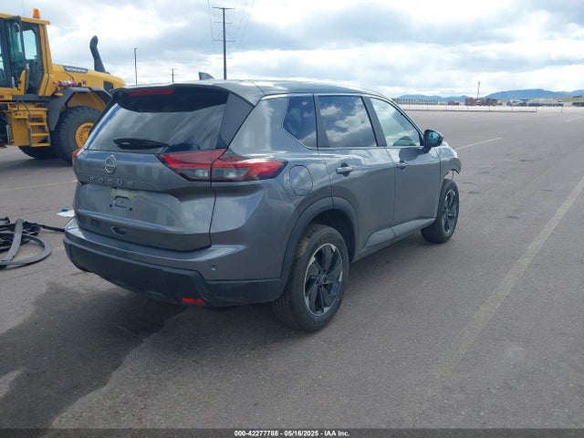 JN8BT3BA4SW343924 Nissan Rogue Sv Fwd