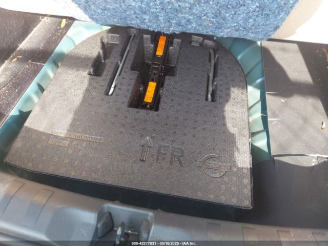 3N1CP5CUXKL528075 Nissan KICKS SR