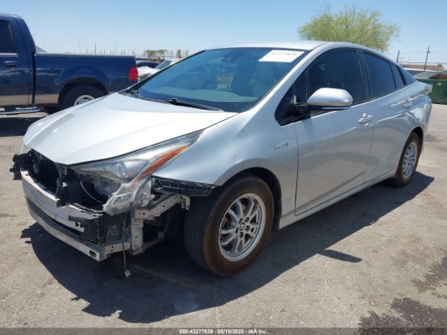 JTDKARFUXG3011181 Toyota Prius Three Touring