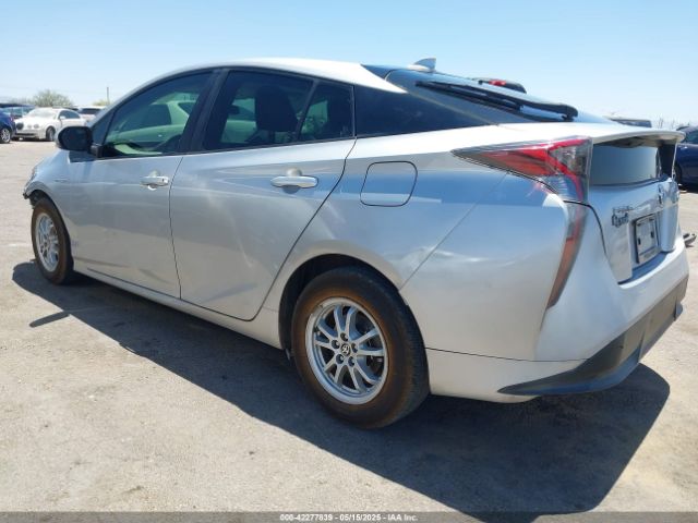 JTDKARFUXG3011181 Toyota Prius Three Touring