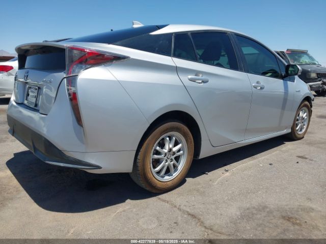 JTDKARFUXG3011181 Toyota Prius Three Touring