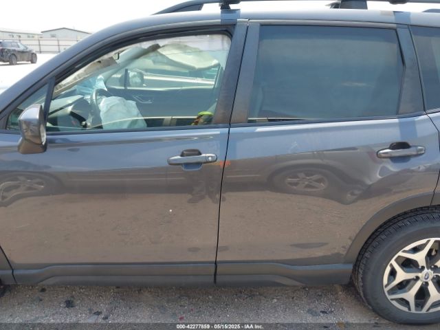 JF2SKAJC6MH458989 Subaru Forester Premium