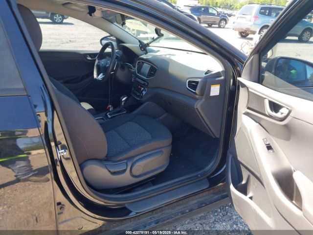 2019 HYUNDAI IONIQ PLUG-IN HYBRID KMHC65LD5KU172667 Photo 4