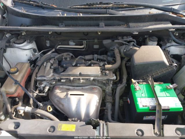2T3BFREVXFW304957 Toyota RAV4 LE