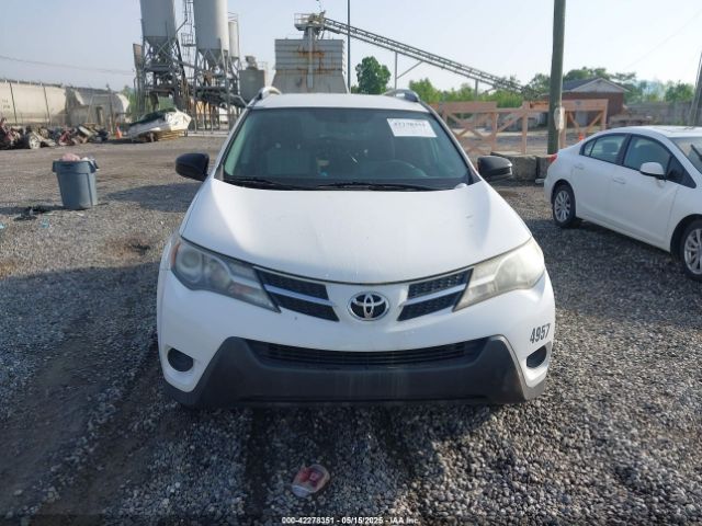 2T3BFREVXFW304957 Toyota RAV4 LE