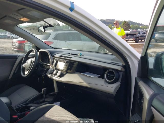 2T3BFREVXFW304957 Toyota RAV4 LE