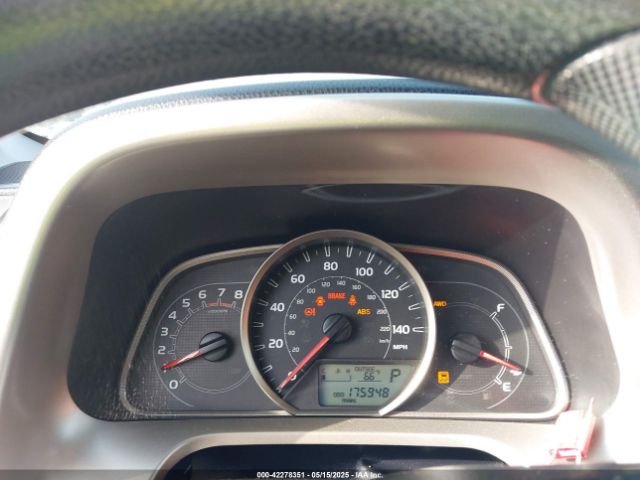 2T3BFREVXFW304957 Toyota RAV4 LE
