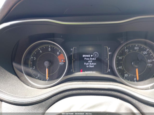1C4PJMLB8KD319755 Jeep Cherokee Latitude Plus 4x4