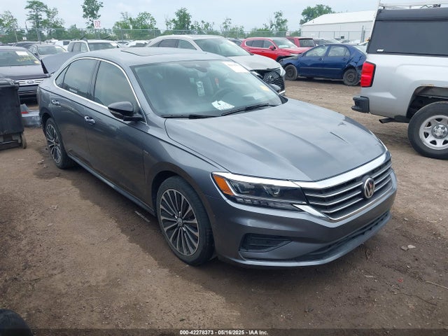 Volkswagen Passat 2.0t Limited Edition 2022 1VWBA7A37NC009630 Image 1
