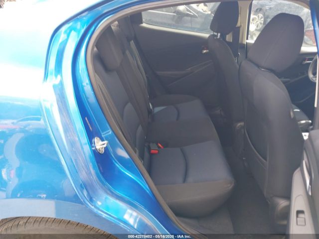 3MYDLBYV2KY520621 Toyota YARIS L
