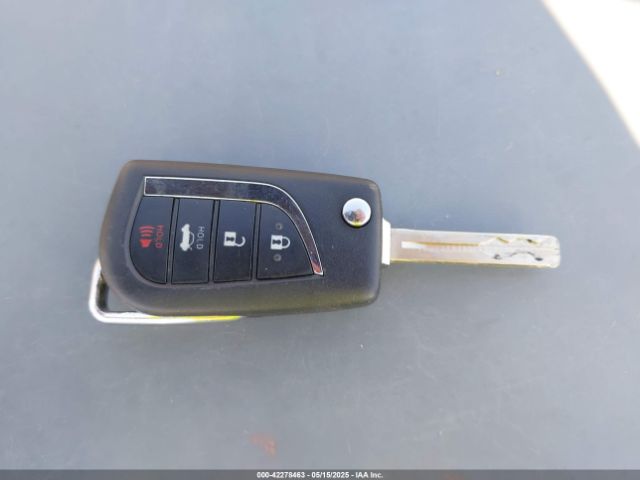 JTDEPRAE1LJ087857 Toyota COROLLA LE