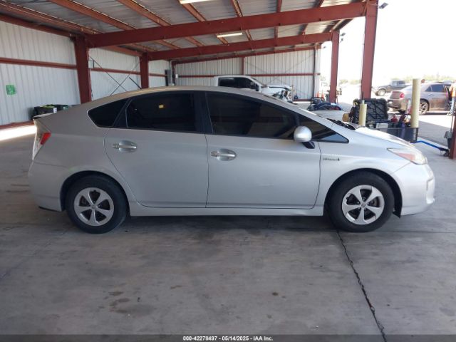JTDKN3DU6F0408343 Toyota Prius Two