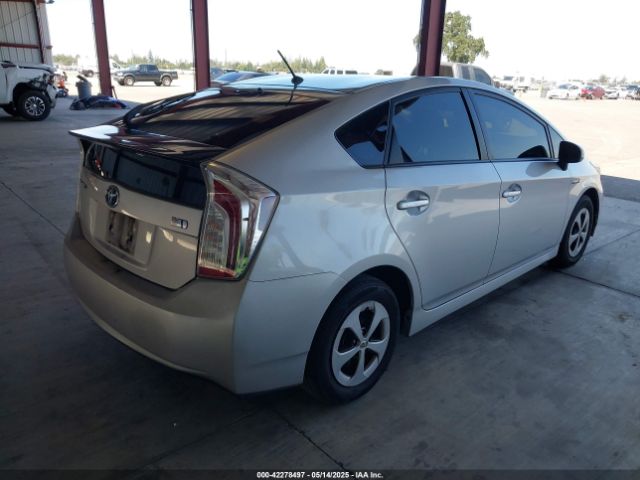 JTDKN3DU6F0408343 Toyota Prius Two