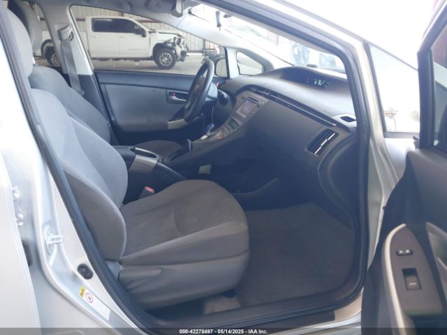 JTDKN3DU6F0408343 Toyota Prius Two
