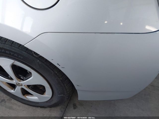 JTDKN3DU6F0408343 Toyota Prius Two